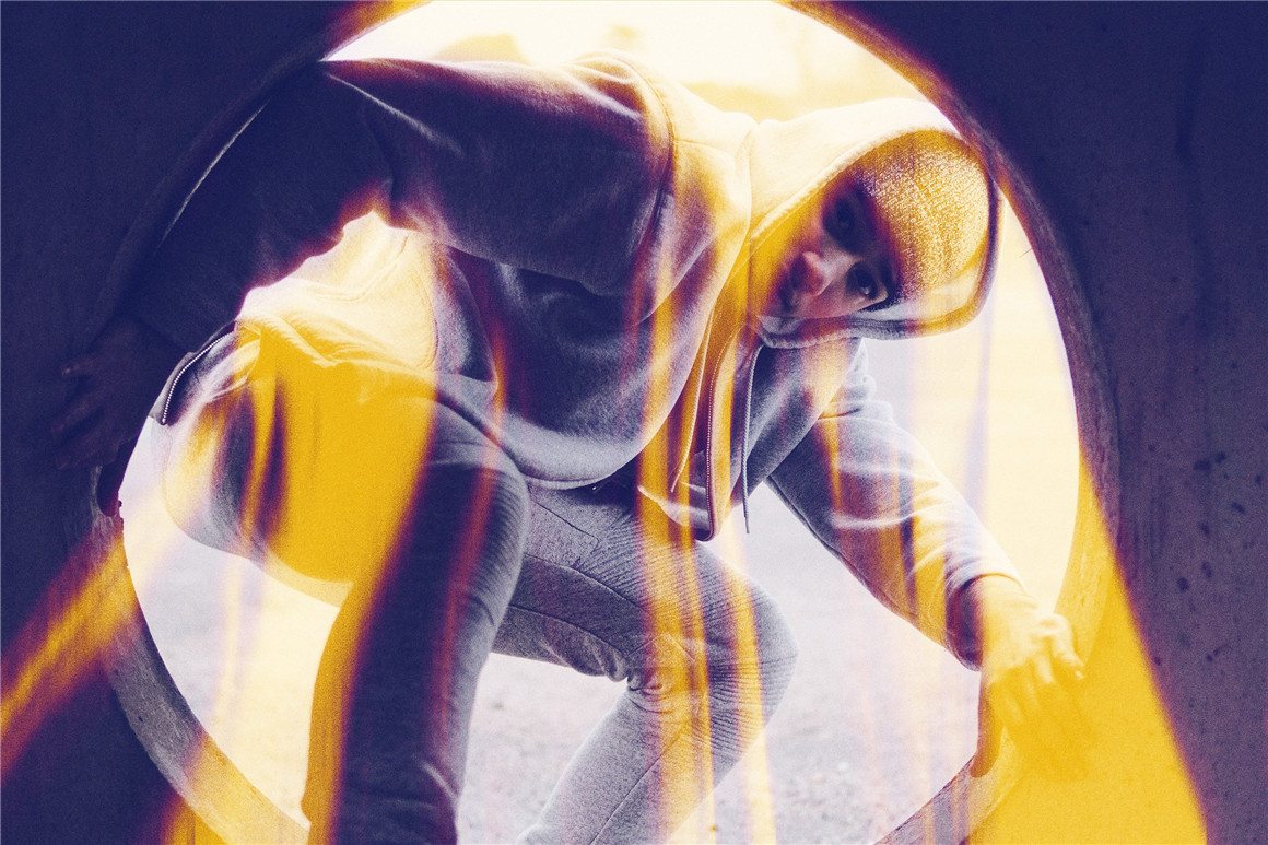 潮流复古迷幻弥散光渐变影颗粒噪点照片处理特效PS样机滤镜模板 Aura Leaks Photo Effect , 第9张-素材湾丨精选海外优质设计素材资源 潮流复古迷幻弥散光渐变影颗粒噪点照片处理特效PS样机滤镜模板 Aura Leaks Photo Effect , sucaiwan.com