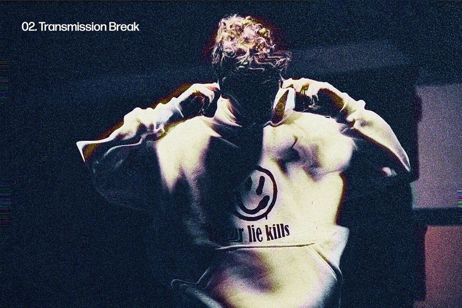 潮流复古扭曲故障波动照片处理特效PS样机模板素材 Old Tape Analog Effect , 第2张-素材湾丨精选海外优质设计素材资源 潮流复古扭曲故障波动照片处理特效PS样机模板素材 Old Tape Analog Effect , sucaiwan.com