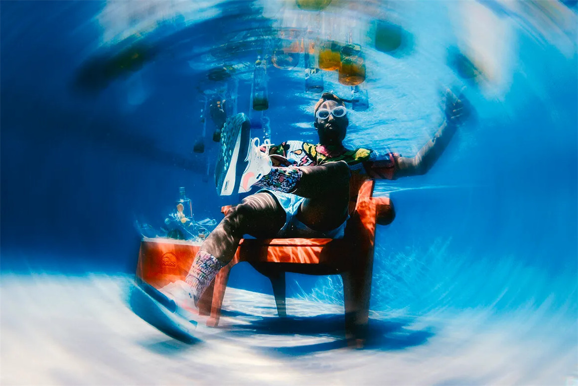 复古颗粒半调镜头旋转变焦抽象艺术图片后期叠加PSD特效样机 SPINNING BLUR PHOTO EFFECT , sucaiwan.com