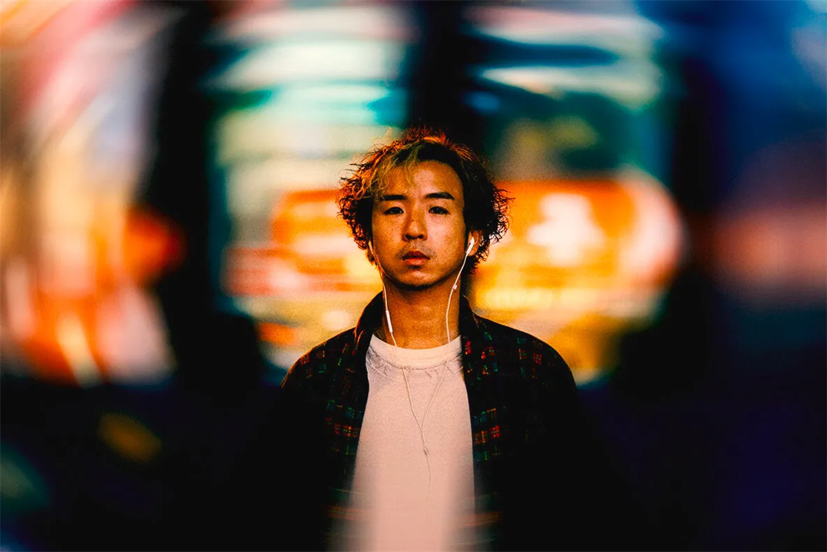 复古颗粒半调镜头旋转变焦抽象艺术图片后期叠加PSD特效样机 SPINNING BLUR PHOTO EFFECT , sucaiwan.com