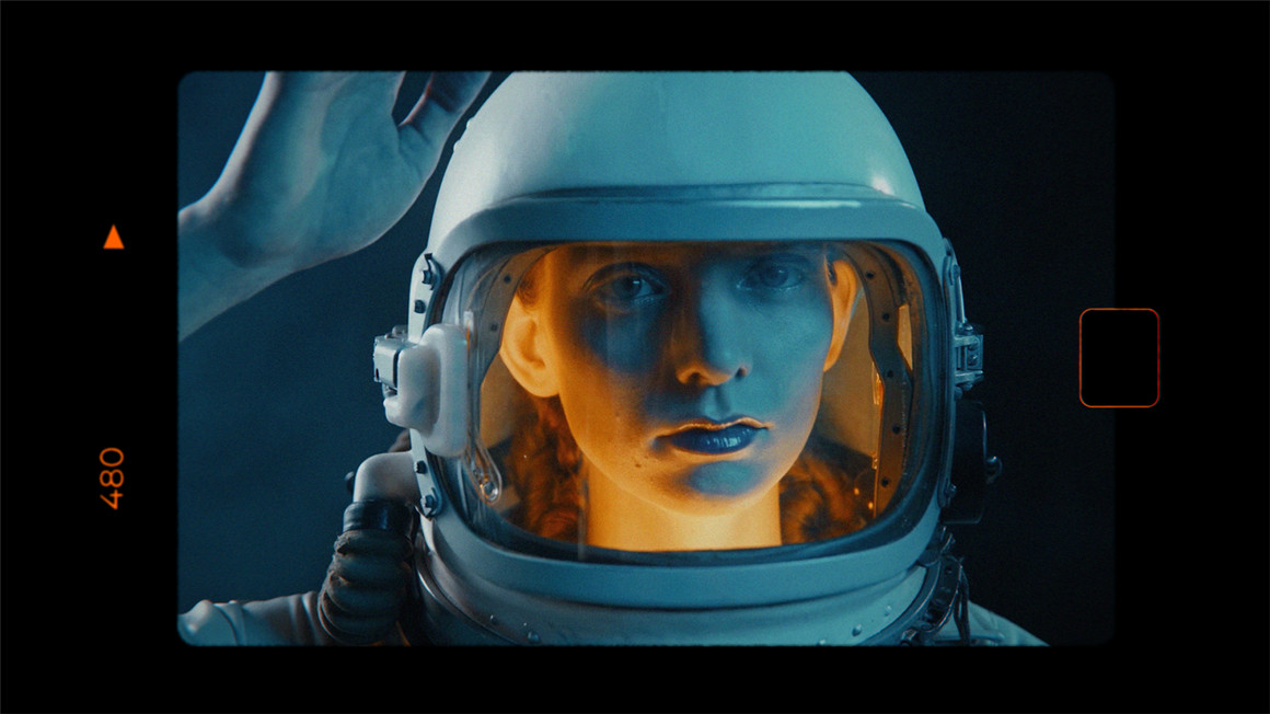 AE模板：复古16mm电影美学胶片帧镜头方形圆角边框遮罩颗粒视频叠加模板 , sucaiwan.com