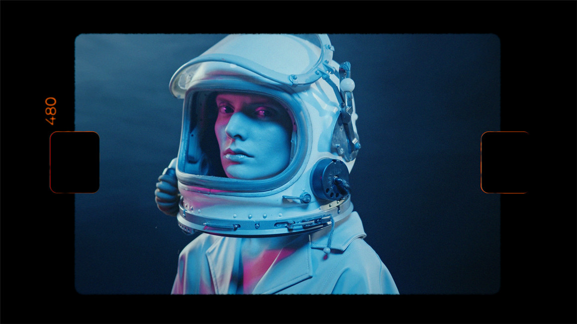 AE模板：复古16mm电影美学胶片帧镜头方形圆角边框遮罩颗粒视频叠加模板 , sucaiwan.com