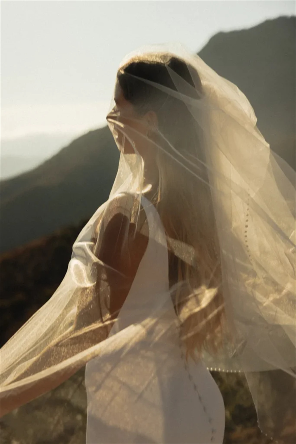 《瞬》真实情绪风格低像素氛围美感捕捉艺术摄影动态模糊效果LR预设 Meridian - Drift Motion Blur Lightroom Presets by India Earl 插件预设 第14张-素材湾丨精选海外优质设计素材资源 《瞬》真实情绪风格低像素氛围美感捕捉艺术摄影动态模糊效果LR预设 Meridian - Drift Motion Blur Lightroom Presets by India Earl 插件预设 sucaiwan.com