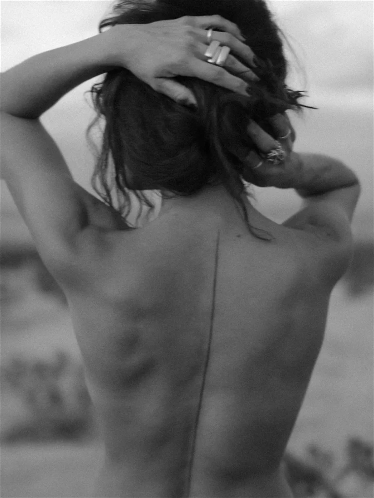 《瞬》真实情绪风格低像素氛围美感捕捉艺术摄影动态模糊效果LR预设 Meridian - Drift Motion Blur Lightroom Presets by India Earl 插件预设 第15张-素材湾丨精选海外优质设计素材资源 《瞬》真实情绪风格低像素氛围美感捕捉艺术摄影动态模糊效果LR预设 Meridian - Drift Motion Blur Lightroom Presets by India Earl 插件预设 sucaiwan.com