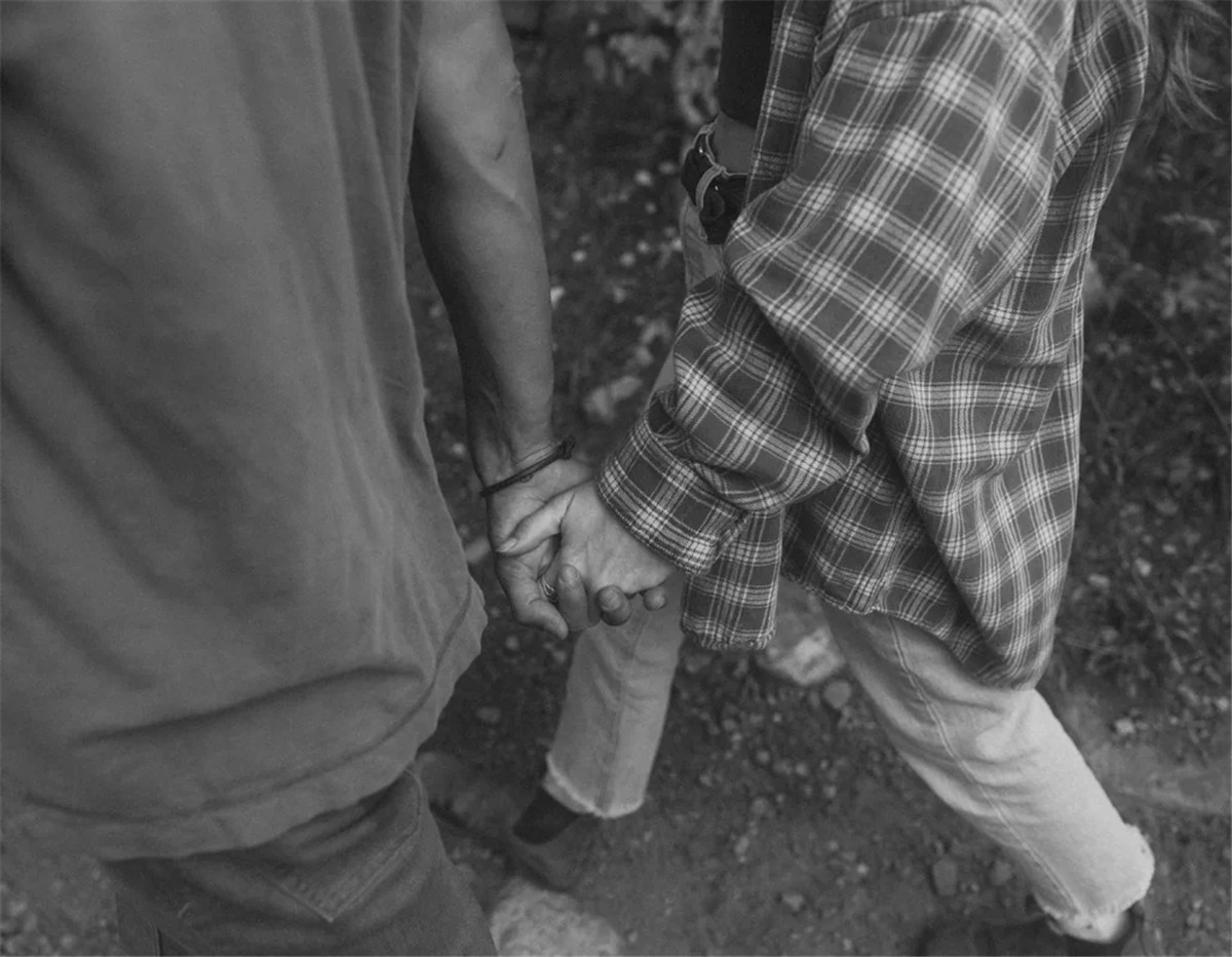 《瞬》真实情绪风格低像素氛围美感捕捉艺术摄影动态模糊效果LR预设 Meridian - Drift Motion Blur Lightroom Presets by India Earl 插件预设 第18张-素材湾丨精选海外优质设计素材资源 《瞬》真实情绪风格低像素氛围美感捕捉艺术摄影动态模糊效果LR预设 Meridian - Drift Motion Blur Lightroom Presets by India Earl 插件预设 sucaiwan.com