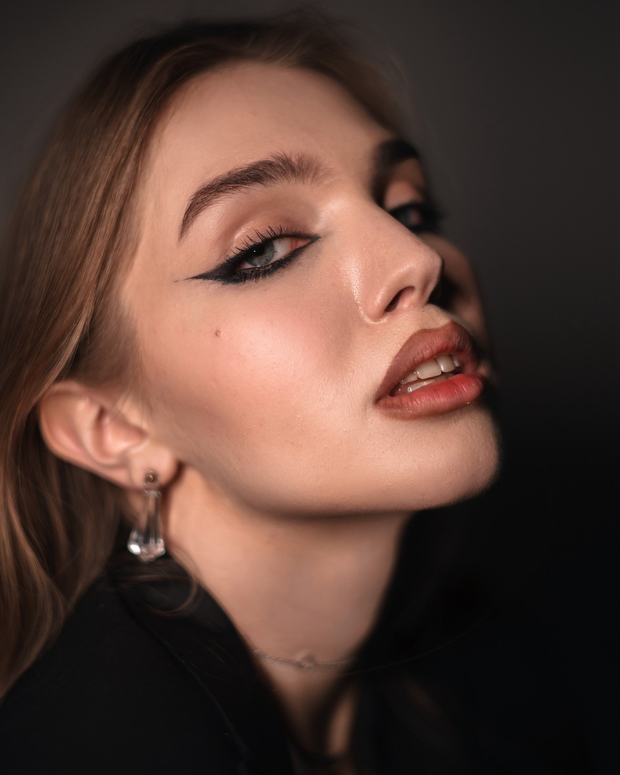 LR/PS预设-俄罗斯摄影师 Olesya Shatskova 情绪胶片人像电影LR预设 Film Preset 插件预设 sucaiwan.com