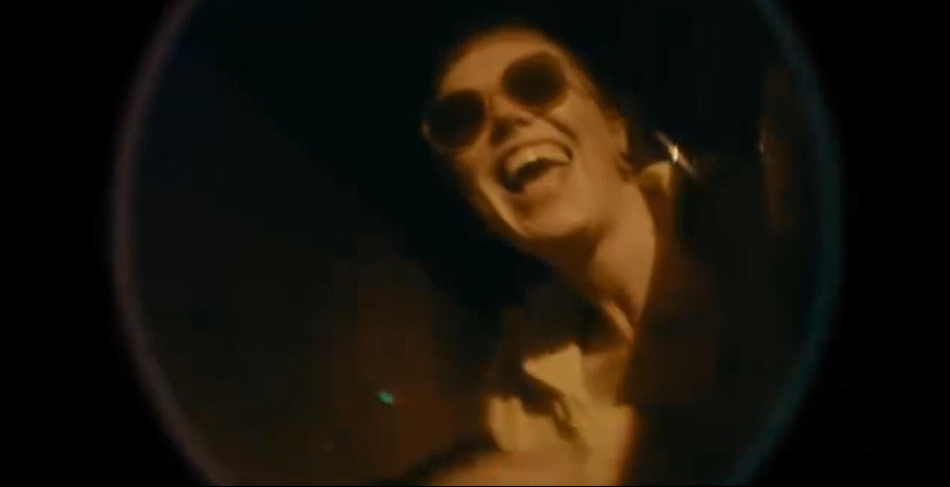 PR预设：8种复古逼真头畸变鱼眼镜头拉伸扭曲视频镜头效果预设 , sucaiwan.com