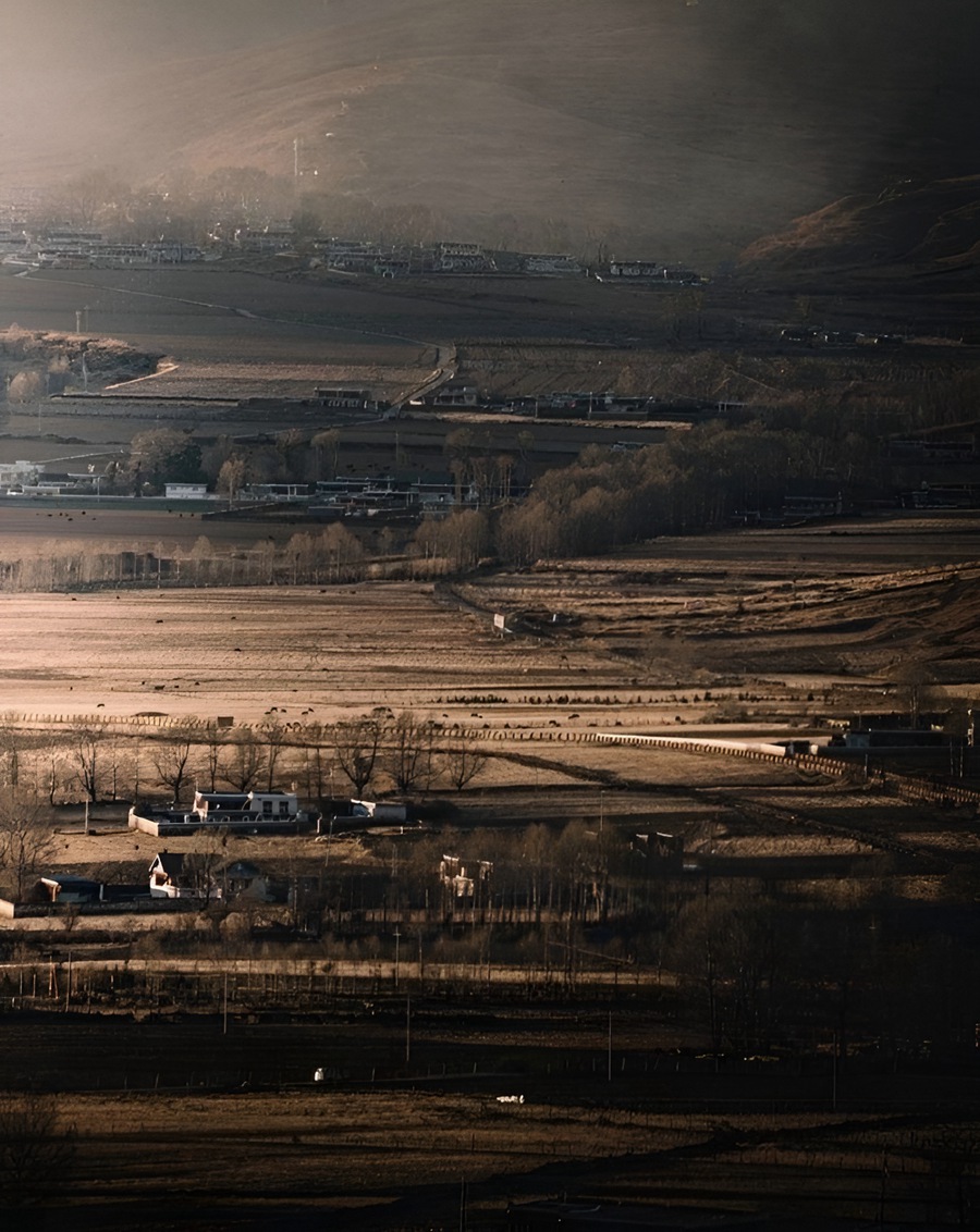 10组电影风格户外旅行摄影照片后期调色Lightroom预设包 Urbexmode – CINE ROADTRIP Presets Pack 插件预设 sucaiwan.com