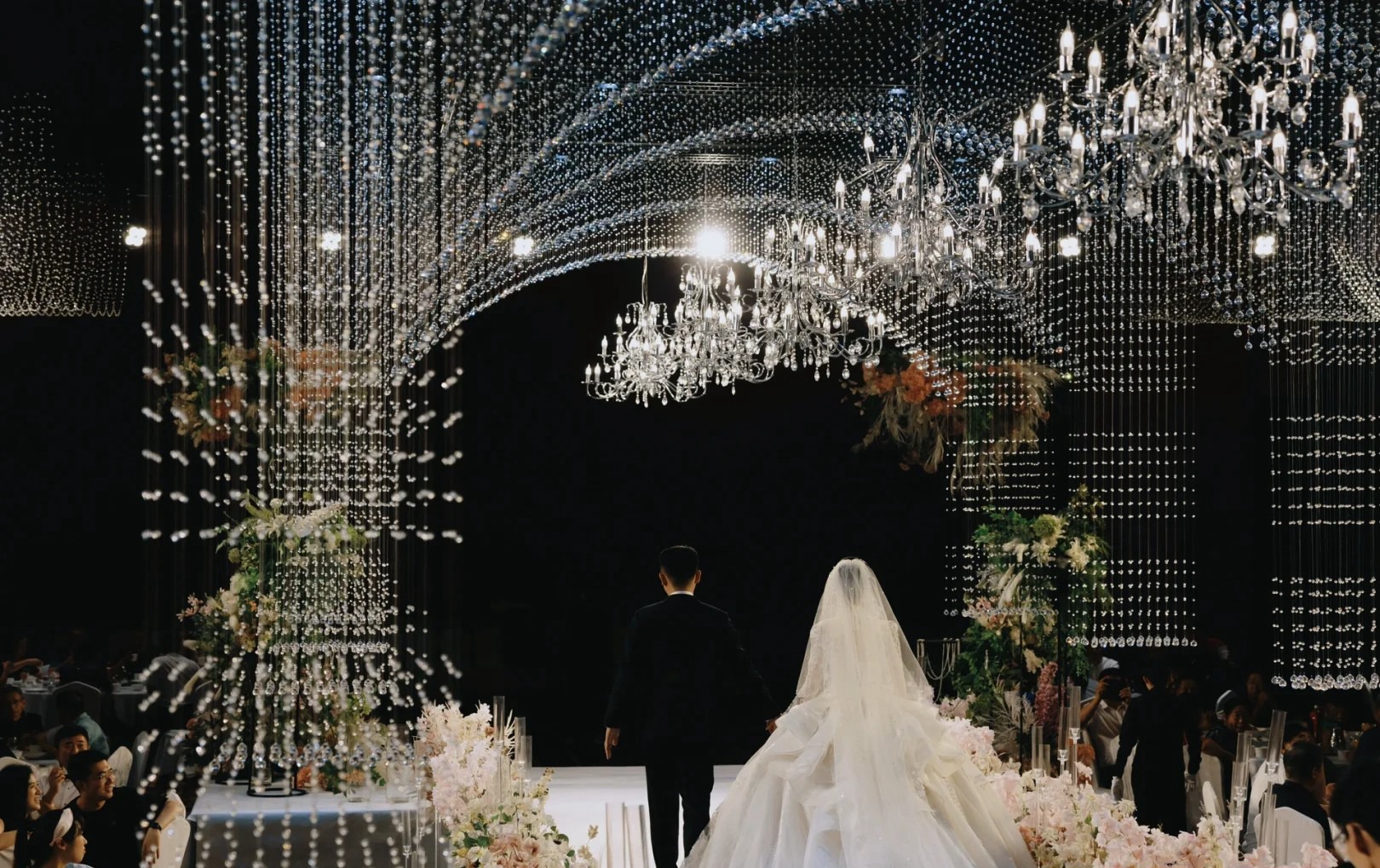 抖音小红书网红摄影师【叁工参上】婚礼跟拍/宴会跟拍LR预设 胶片预设合集 电脑版ps/lr预设配置文件滤镜附教程 插件预设 sucaiwan.com