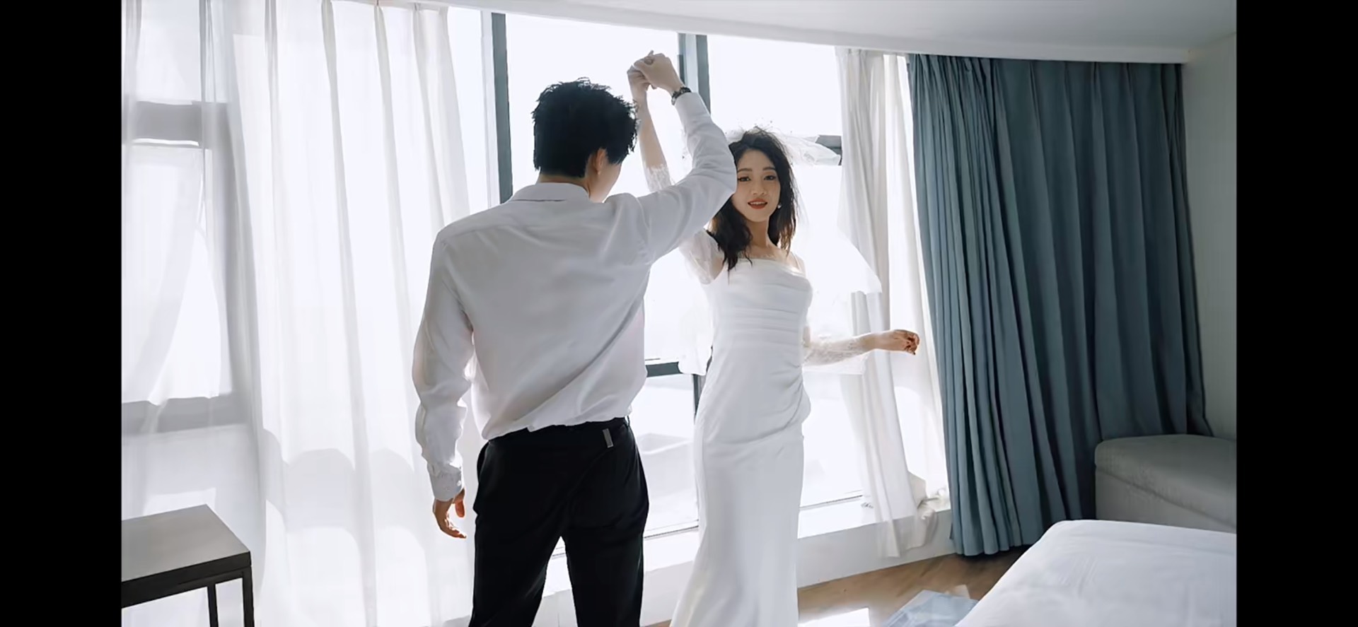 抖音小红书网红摄影工作室【十年一刻】团队婚礼跟拍胶片LR预设LUT预设合集 电脑版ps/lr预设配置文件滤镜附教程 插件预设 sucaiwan.com