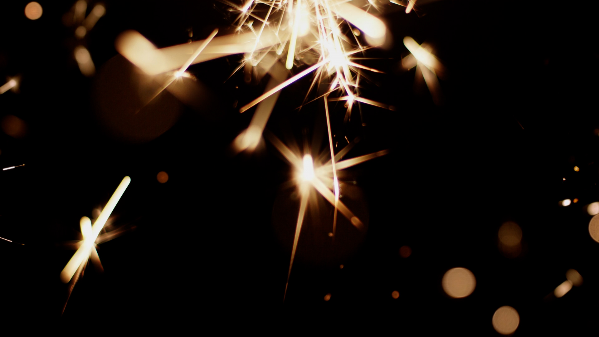 80+烟花镜头光晕金色光芒闪耀波光闪烁温暖氛围极简抽象真实镜头光晕视频效果 影视音频 第3张-素材湾丨精选海外优质设计素材资源 80+烟花镜头光晕金色光芒闪耀波光闪烁温暖氛围极简抽象真实镜头光晕视频效果 影视音频 sucaiwan.com