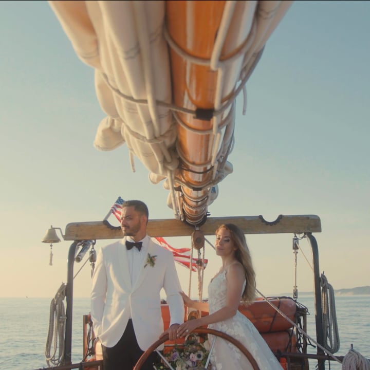 大师课程:婚礼电影制作灯光构图布景想法编辑全流程大师班 Eric Floberg - The Classroom — Wedding Filmmaking Masterclass 设计教程 第3张-素材湾丨精选海外优质设计素材资源 大师课程:婚礼电影制作灯光构图布景想法编辑全流程大师班 Eric Floberg - The Classroom — Wedding Filmmaking Masterclass 设计教程 sucaiwan.com