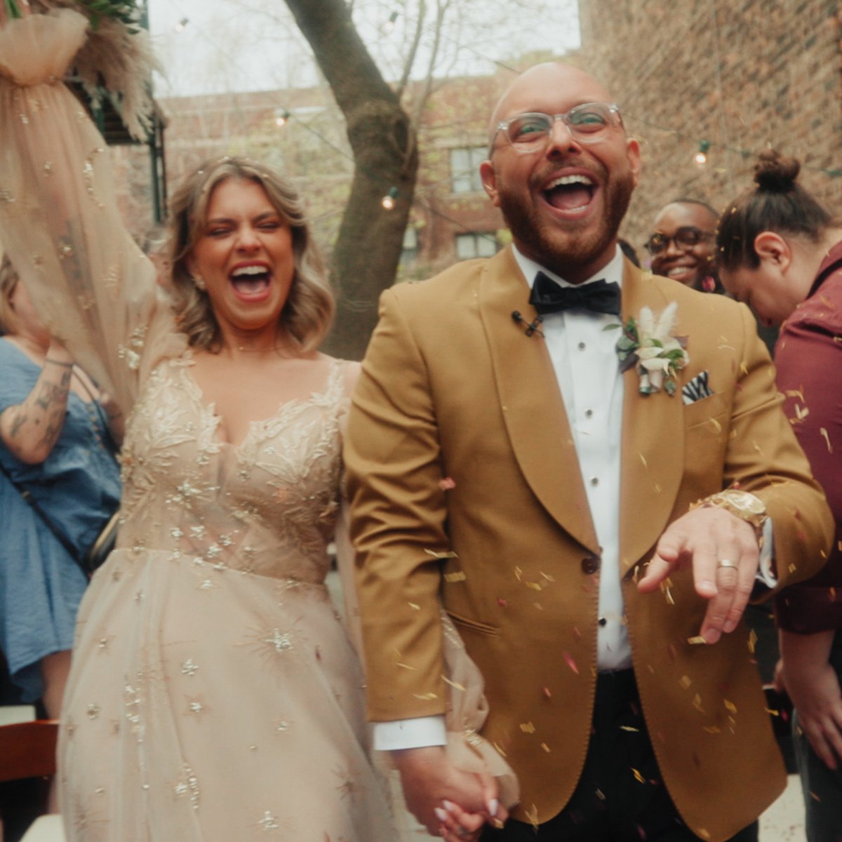 大师课程:婚礼电影制作灯光构图布景想法编辑全流程大师班 Eric Floberg - The Classroom — Wedding Filmmaking Masterclass 设计教程 第6张-素材湾丨精选海外优质设计素材资源 大师课程:婚礼电影制作灯光构图布景想法编辑全流程大师班 Eric Floberg - The Classroom — Wedding Filmmaking Masterclass 设计教程 sucaiwan.com