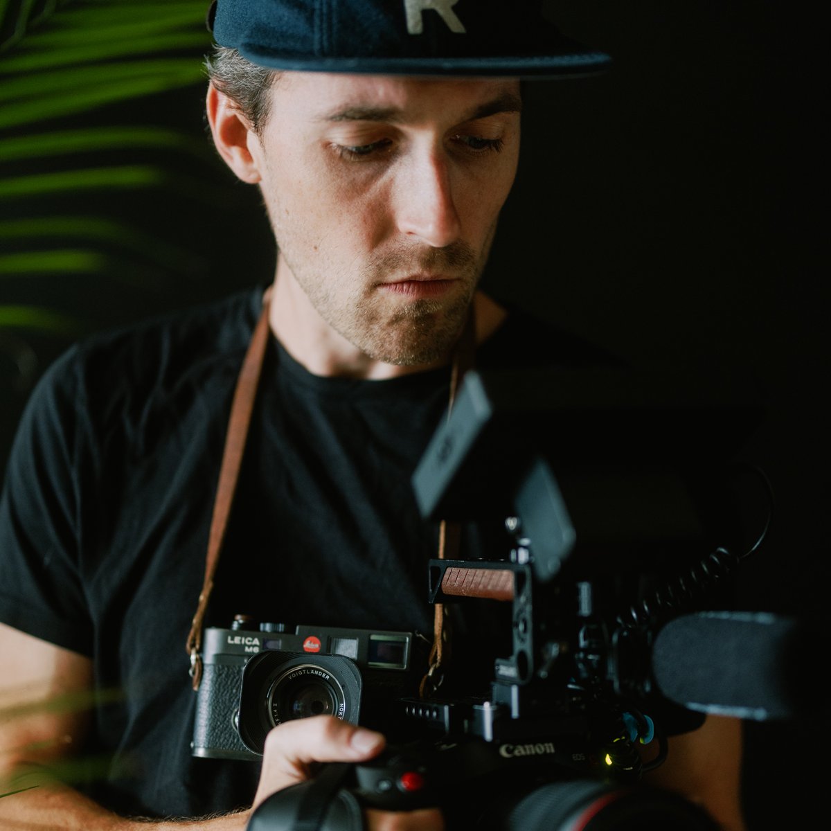 大师课程:婚礼电影制作灯光构图布景想法编辑全流程大师班 Eric Floberg - The Classroom — Wedding Filmmaking Masterclass 设计教程 第9张-素材湾丨精选海外优质设计素材资源 大师课程:婚礼电影制作灯光构图布景想法编辑全流程大师班 Eric Floberg - The Classroom — Wedding Filmmaking Masterclass 设计教程 sucaiwan.com