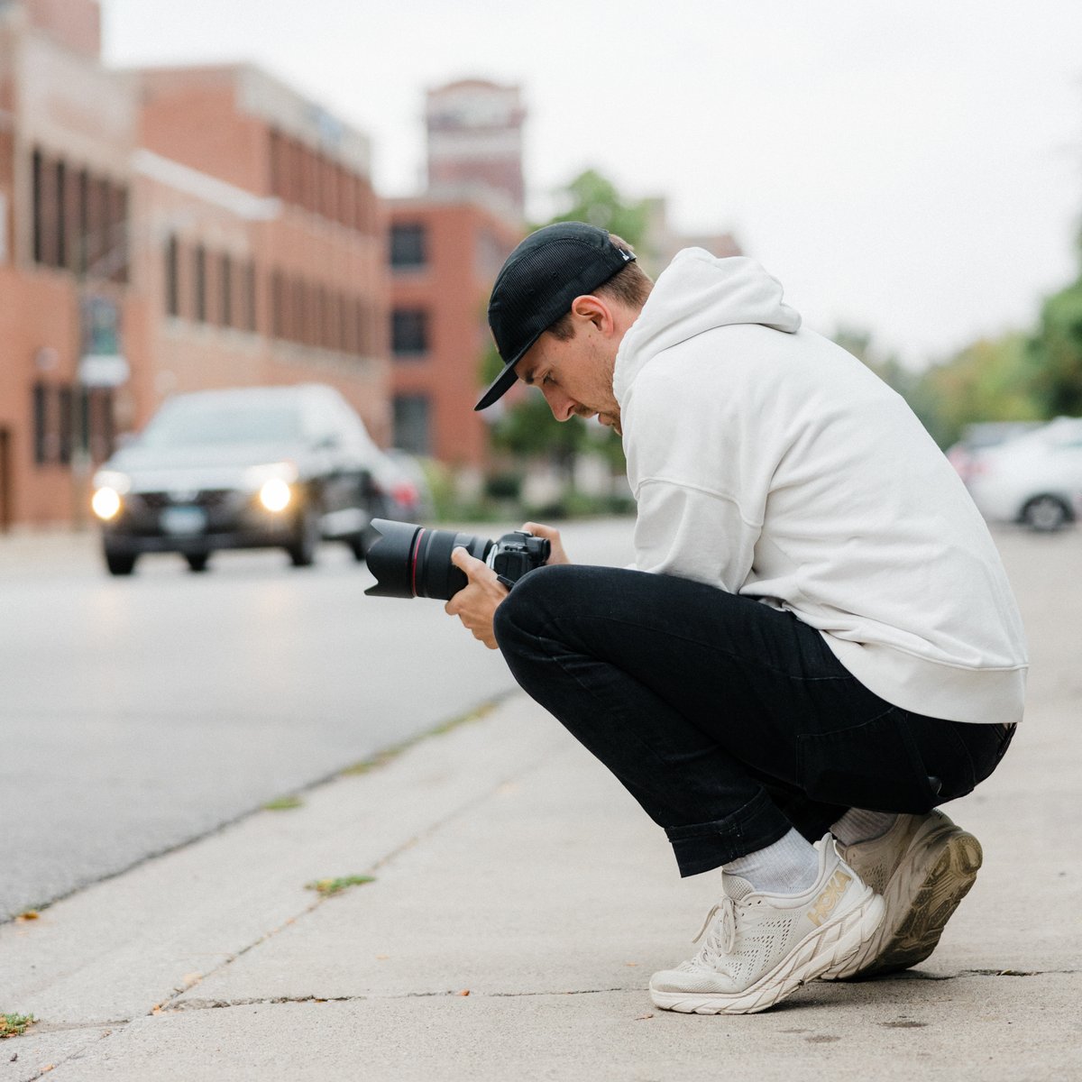 大师课程:婚礼电影制作灯光构图布景想法编辑全流程大师班 Eric Floberg - The Classroom — Wedding Filmmaking Masterclass 设计教程 第10张-素材湾丨精选海外优质设计素材资源 大师课程:婚礼电影制作灯光构图布景想法编辑全流程大师班 Eric Floberg - The Classroom — Wedding Filmmaking Masterclass 设计教程 sucaiwan.com