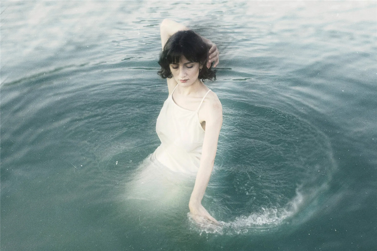 复古Y2K梦幻发光朦胧模糊梦境图片叠加滤镜特效PSD样机 BLURRY GLOW PHOTO EFFECT , 第6张-素材湾丨精选海外优质设计素材资源 复古Y2K梦幻发光朦胧模糊梦境图片叠加滤镜特效PSD样机 BLURRY GLOW PHOTO EFFECT , sucaiwan.com