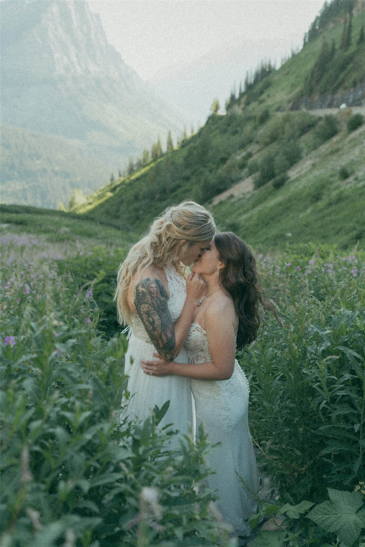 复古美学朦胧蓝绿色调胶片颗粒电影氛围LR调色预设 G-Presets x Photobug Lightroom Presets 插件预设 第13张-素材湾丨精选海外优质设计素材资源 复古美学朦胧蓝绿色调胶片颗粒电影氛围LR调色预设 G-Presets x Photobug Lightroom Presets 插件预设 sucaiwan.com