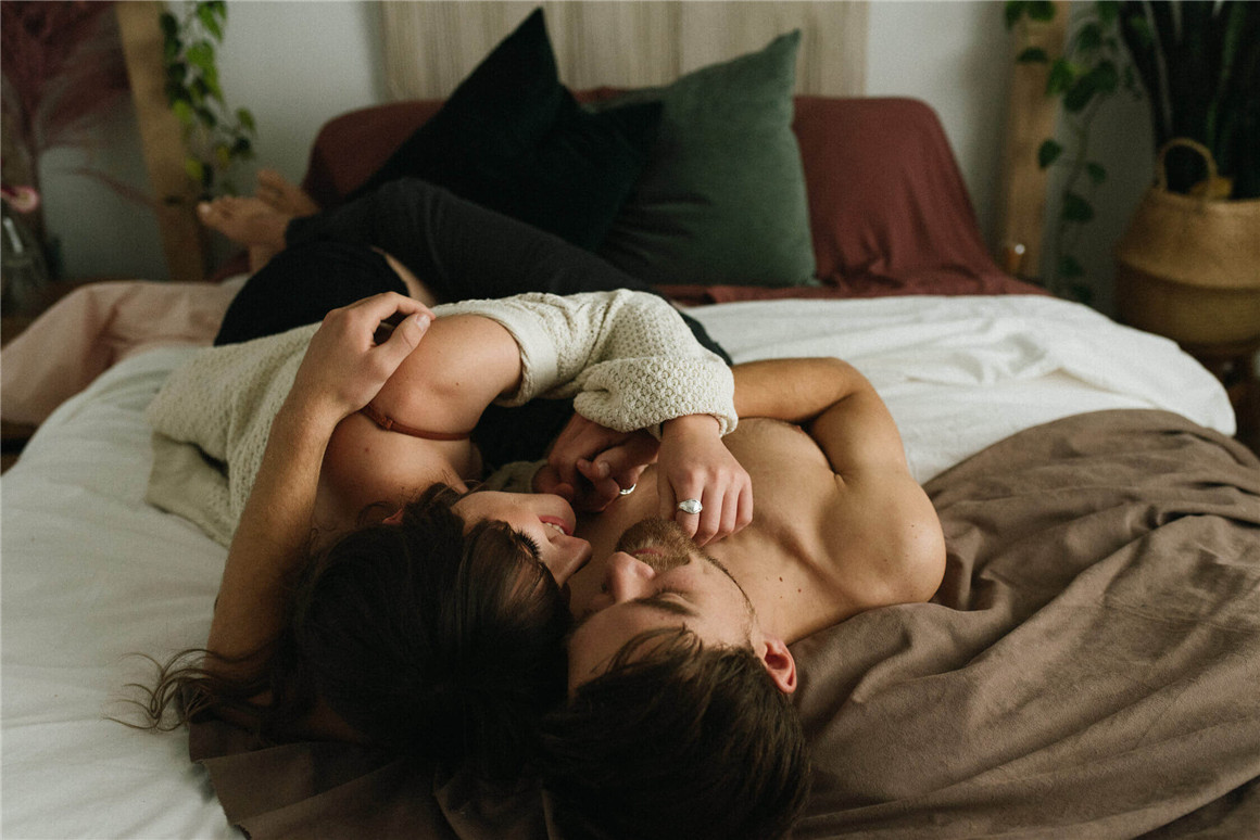 复古美学朦胧蓝绿色调胶片颗粒电影氛围LR调色预设 G-Presets x Photobug Lightroom Presets 插件预设 第18张-素材湾丨精选海外优质设计素材资源 复古美学朦胧蓝绿色调胶片颗粒电影氛围LR调色预设 G-Presets x Photobug Lightroom Presets 插件预设 sucaiwan.com