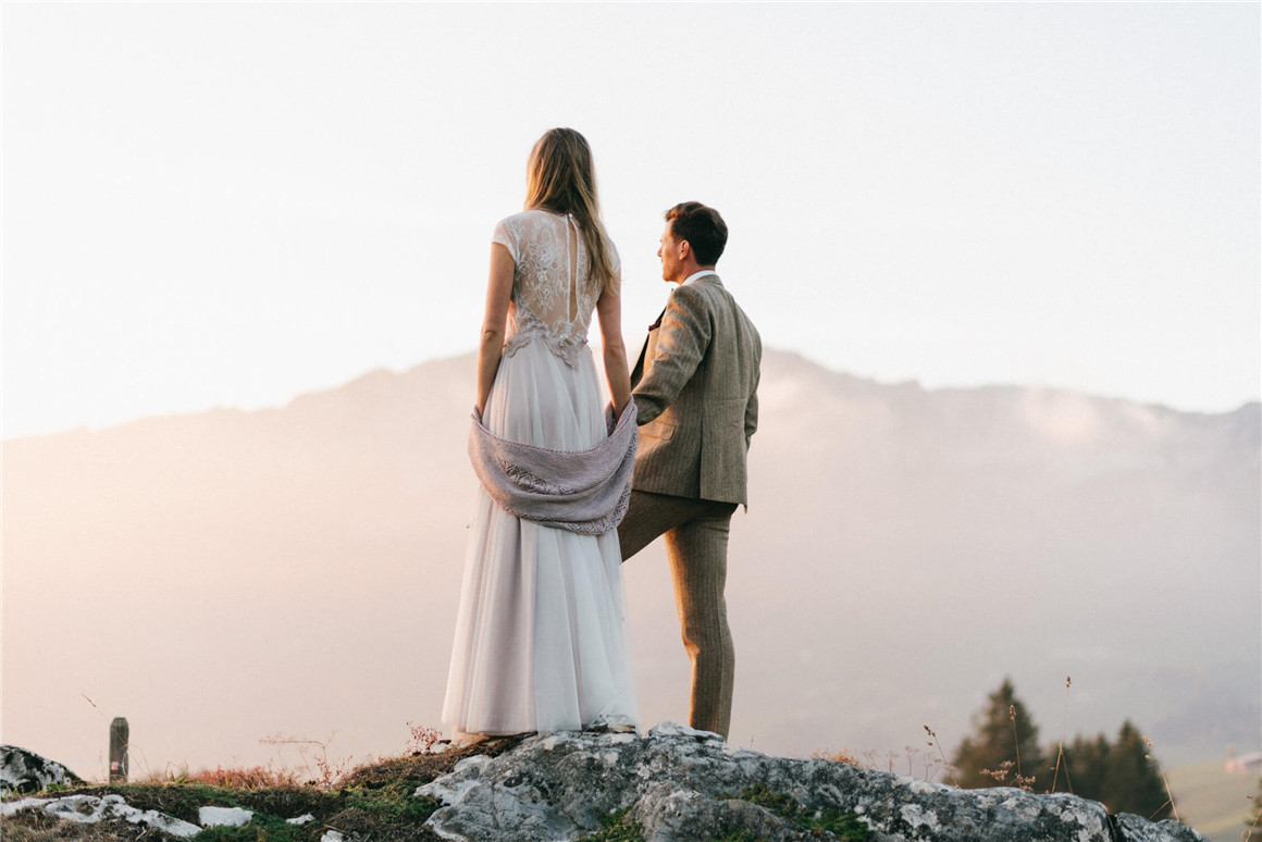 复古美学朦胧蓝绿色调胶片颗粒电影氛围LR调色预设 G-Presets x Photobug Lightroom Presets 插件预设 第19张-素材湾丨精选海外优质设计素材资源 复古美学朦胧蓝绿色调胶片颗粒电影氛围LR调色预设 G-Presets x Photobug Lightroom Presets 插件预设 sucaiwan.com