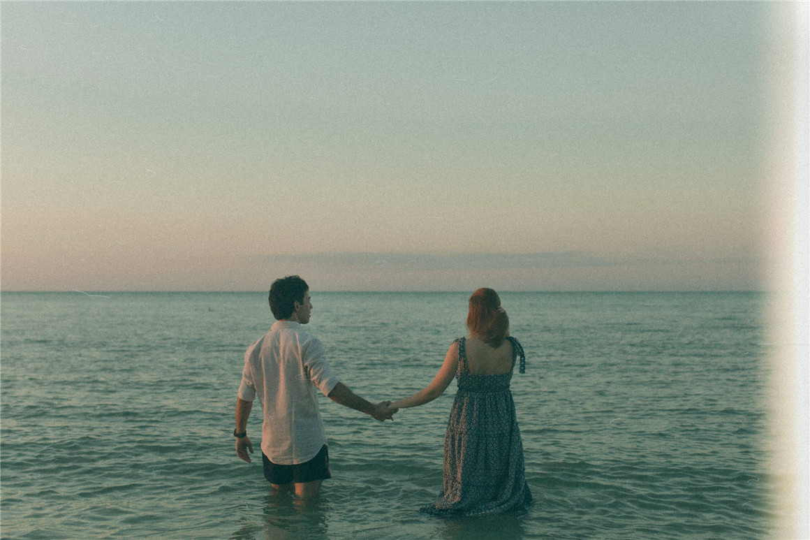 复古美学朦胧蓝绿色调胶片颗粒电影氛围LR调色预设 G-Presets x Photobug Lightroom Presets 插件预设 第25张-素材湾丨精选海外优质设计素材资源 复古美学朦胧蓝绿色调胶片颗粒电影氛围LR调色预设 G-Presets x Photobug Lightroom Presets 插件预设 sucaiwan.com