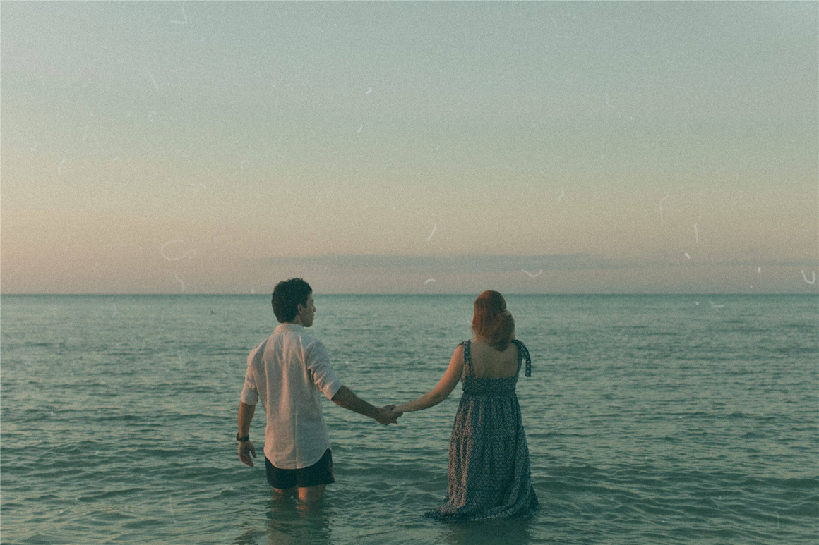 复古美学朦胧蓝绿色调胶片颗粒电影氛围LR调色预设 G-Presets x Photobug Lightroom Presets 插件预设 第29张-素材湾丨精选海外优质设计素材资源 复古美学朦胧蓝绿色调胶片颗粒电影氛围LR调色预设 G-Presets x Photobug Lightroom Presets 插件预设 sucaiwan.com