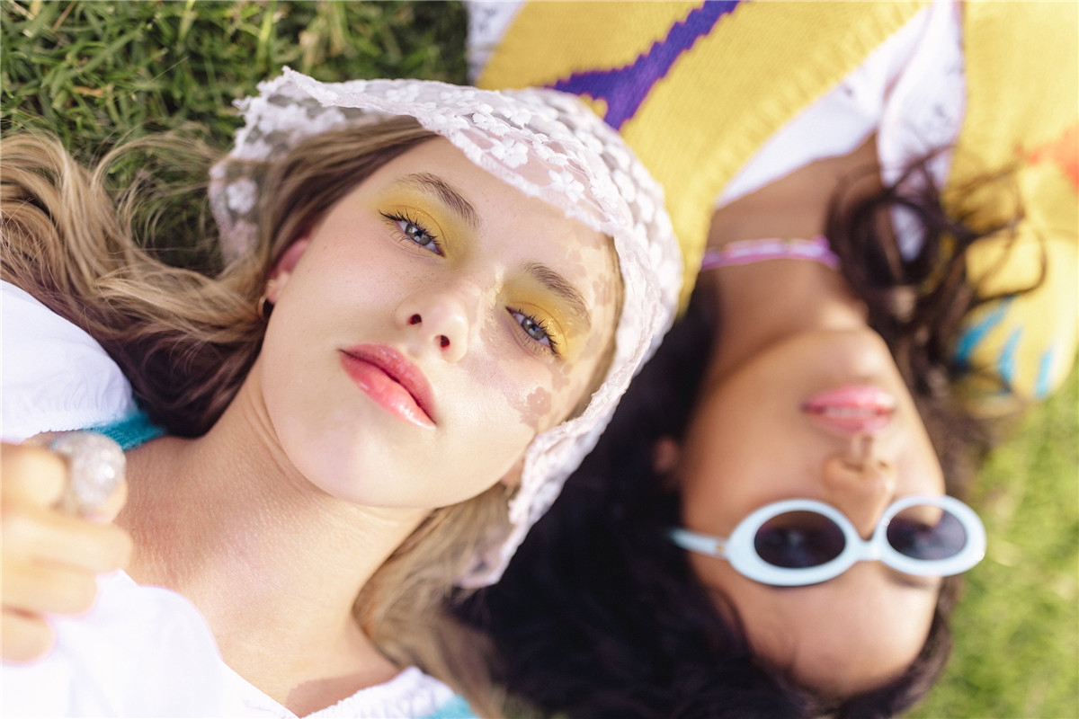 40种复古怀旧风格光泽纹理电影美学色调渐晕颗粒LR调色预设 Rebecca Lily - PRO SET VII 插件预设 第7张-素材湾丨精选海外优质设计素材资源 40种复古怀旧风格光泽纹理电影美学色调渐晕颗粒LR调色预设 Rebecca Lily - PRO SET VII 插件预设 sucaiwan.com