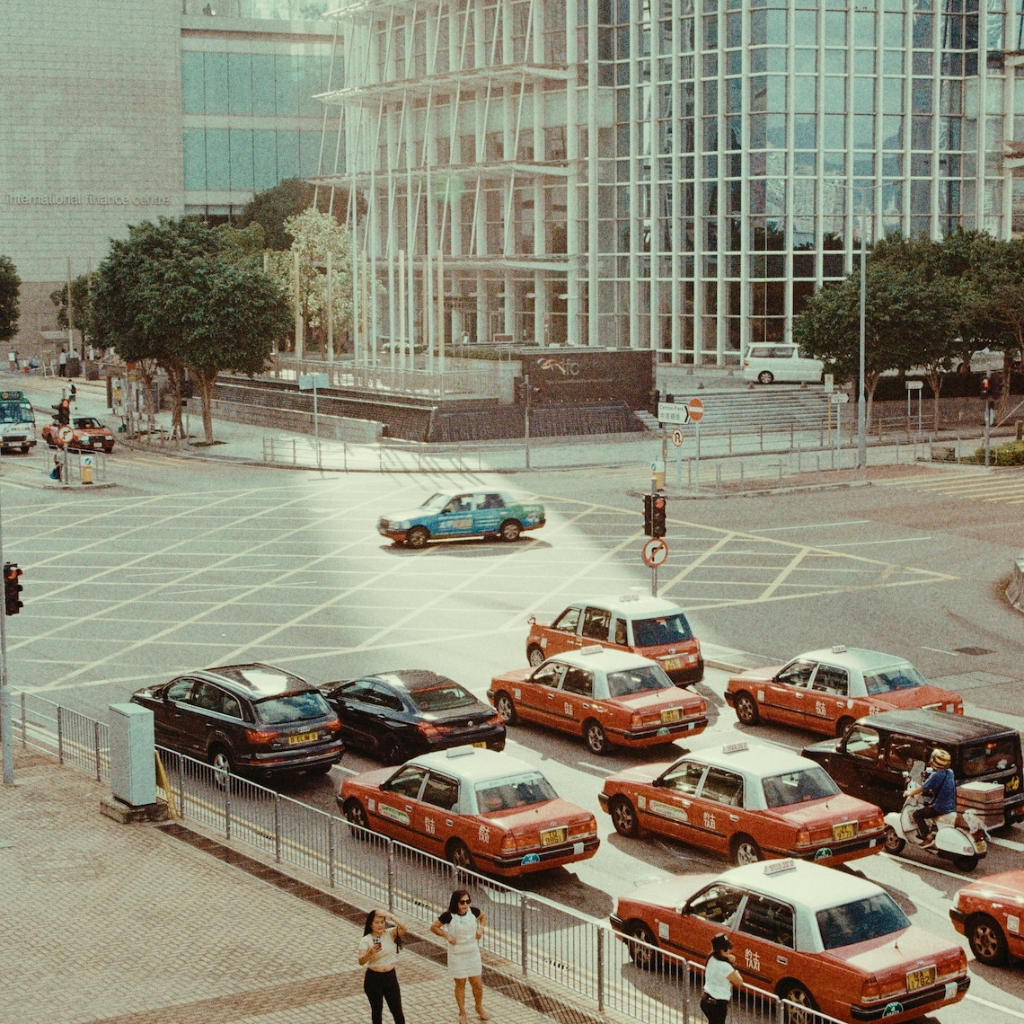 Analogica.lab 真实复古胶片温暖色彩模拟LUT调色预设包 Super16 Fuji 3513 16MM Film Emulation 插件预设 第3张-素材湾丨精选海外优质设计素材资源 Analogica.lab 真实复古胶片温暖色彩模拟LUT调色预设包 Super16 Fuji 3513 16MM Film Emulation 插件预设 sucaiwan.com