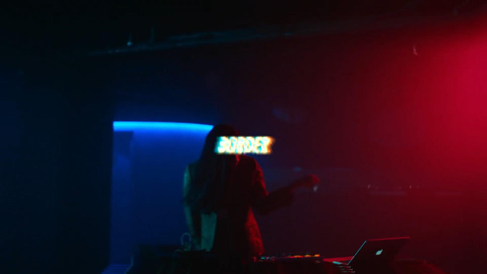 FCPX插件:复古美学故障视差风格动态摇晃画面效果开场片头 , 第2张-素材湾丨精选海外优质设计素材资源 FCPX插件:复古美学故障视差风格动态摇晃画面效果开场片头 , sucaiwan.com