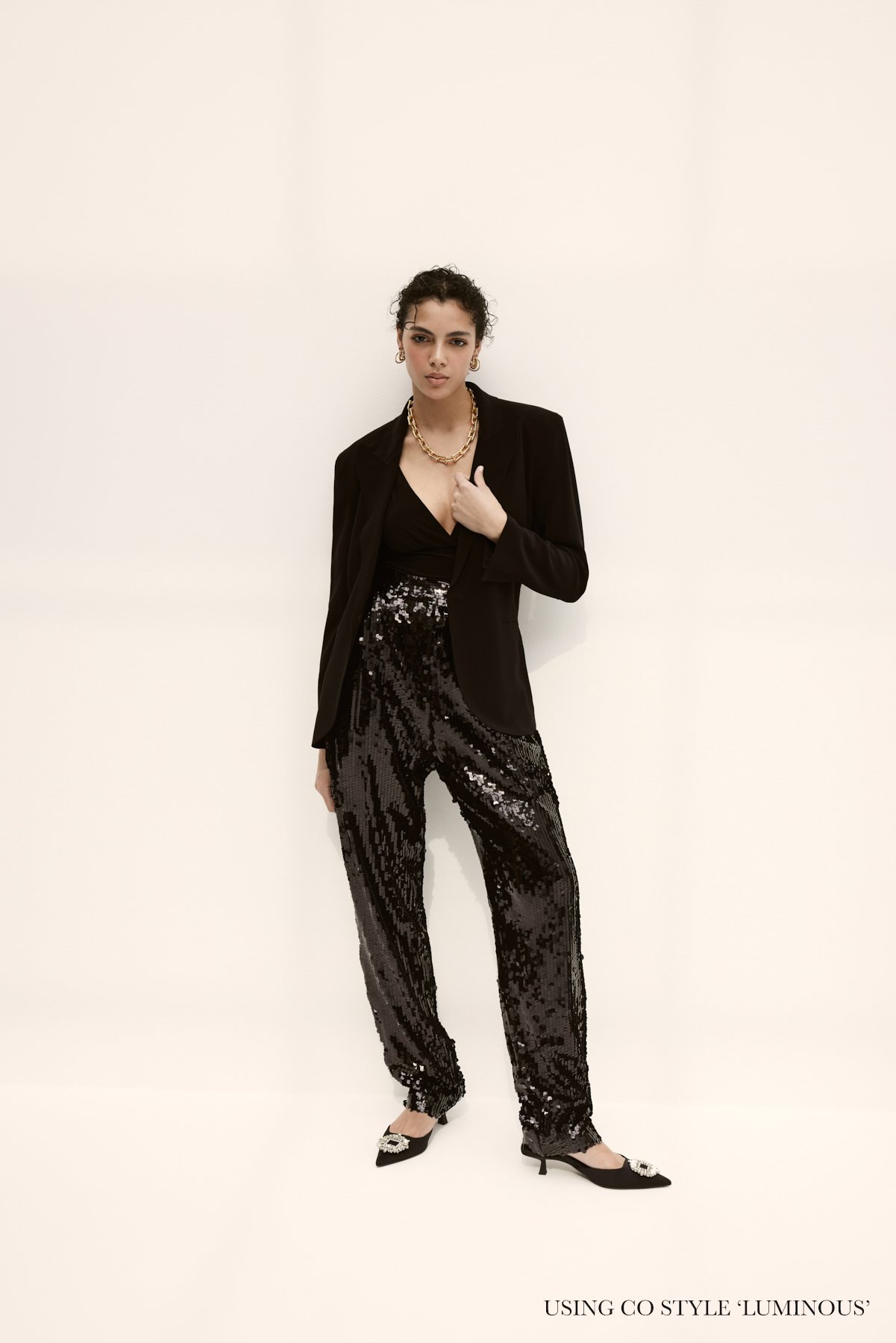 飞思预设:17个精美人像杂志摄影风格Capture One调色预设 LARA JADE - FASHION FOUNDATIONS SET - Capture One Style 插件预设 第4张-素材湾丨精选海外优质设计素材资源 飞思预设:17个精美人像杂志摄影风格Capture One调色预设 LARA JADE - FASHION FOUNDATIONS SET - Capture One Style 插件预设 sucaiwan.com