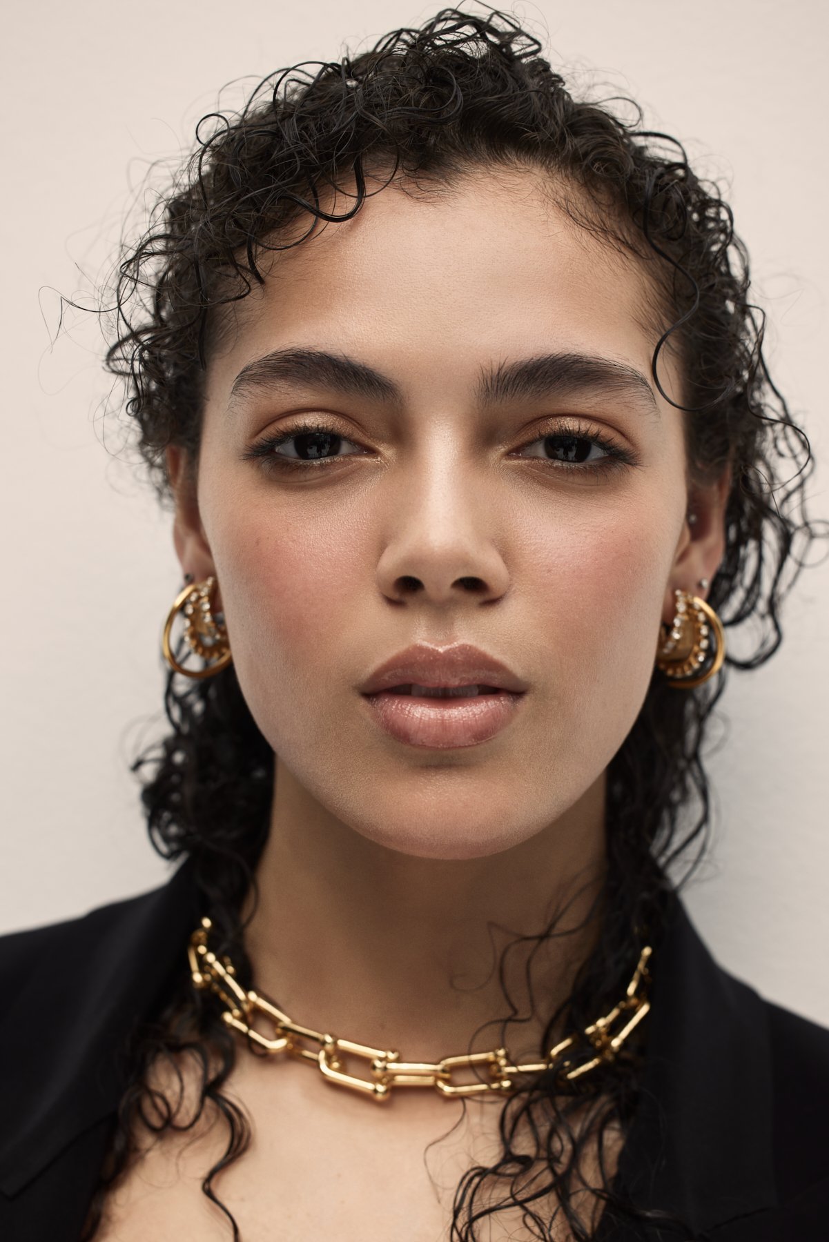 飞思预设:17个精美人像杂志摄影风格Capture One调色预设 LARA JADE - FASHION FOUNDATIONS SET - Capture One Style 插件预设 第5张-素材湾丨精选海外优质设计素材资源 飞思预设:17个精美人像杂志摄影风格Capture One调色预设 LARA JADE - FASHION FOUNDATIONS SET - Capture One Style 插件预设 sucaiwan.com