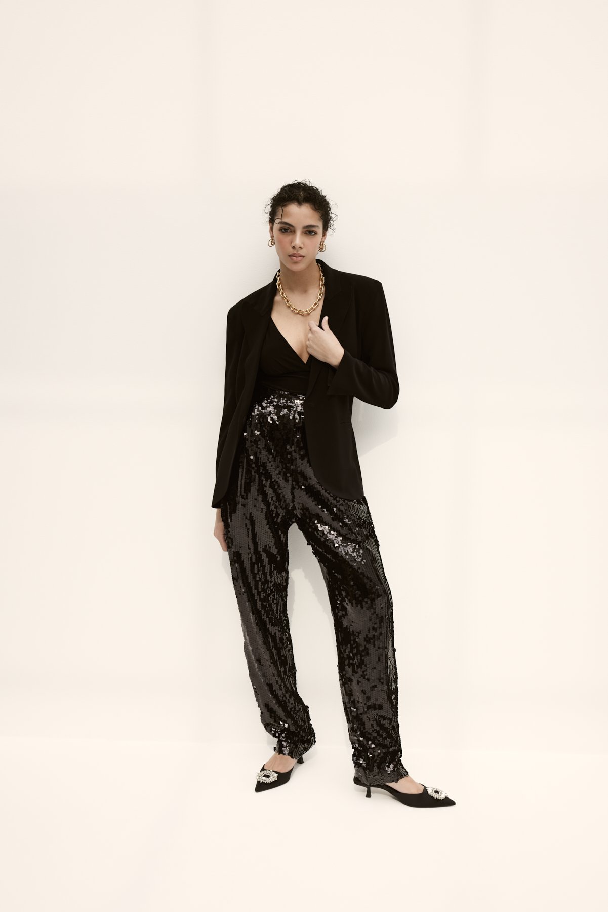 飞思预设:17个精美人像杂志摄影风格Capture One调色预设 LARA JADE - FASHION FOUNDATIONS SET - Capture One Style 插件预设 第7张-素材湾丨精选海外优质设计素材资源 飞思预设:17个精美人像杂志摄影风格Capture One调色预设 LARA JADE - FASHION FOUNDATIONS SET - Capture One Style 插件预设 sucaiwan.com