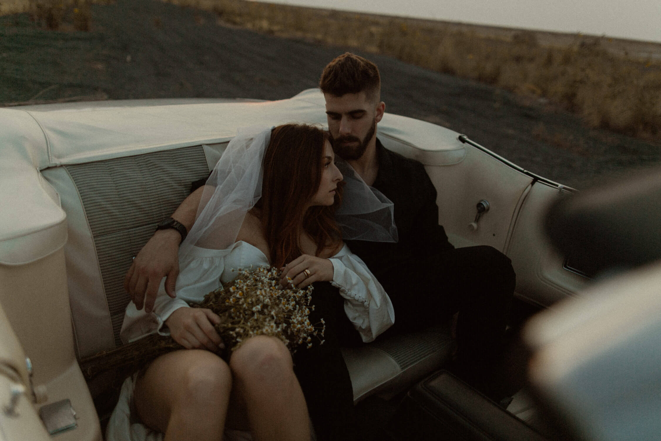 G-Presets 经典怀旧复古色调落日黄昏暖调低光弱光LR调色预设包 FROM THE DAISIES PRESETS 插件预设 sucaiwan.com