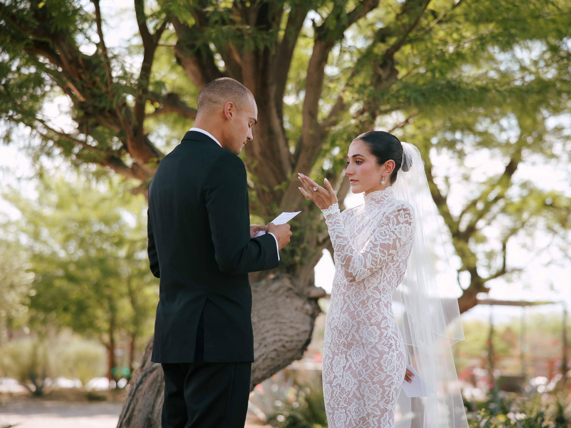 G-Presets-Brady Bates 温暖干净奶油色美感胶片电影婚礼人像摄影LR调色预设 插件预设 第6张-素材湾丨精选海外优质设计素材资源 G-Presets-Brady Bates 温暖干净奶油色美感胶片电影婚礼人像摄影LR调色预设 插件预设 sucaiwan.com