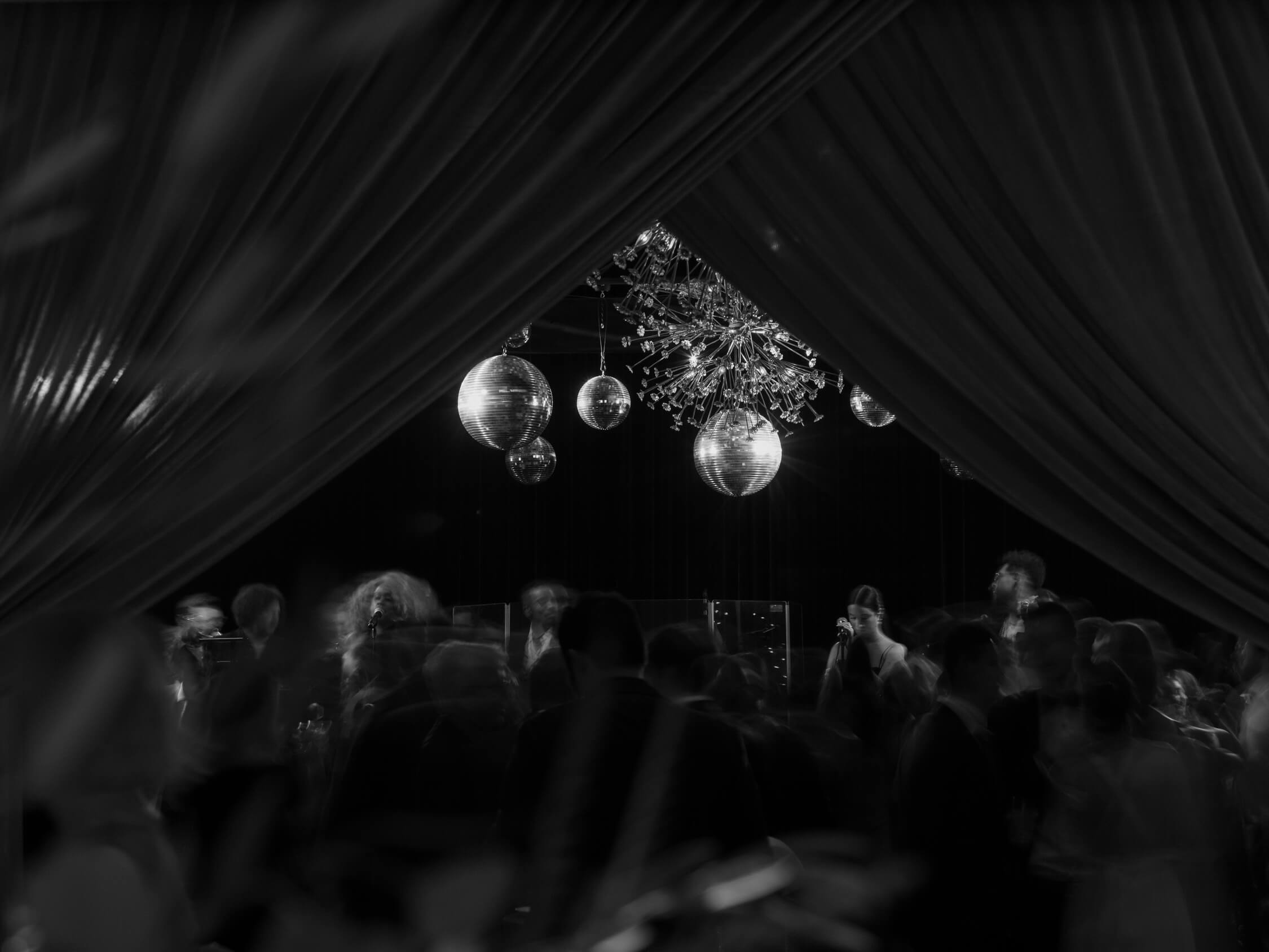 G-Presets-Brady Bates 温暖干净奶油色美感胶片电影婚礼人像摄影LR调色预设 插件预设 第9张-素材湾丨精选海外优质设计素材资源 G-Presets-Brady Bates 温暖干净奶油色美感胶片电影婚礼人像摄影LR调色预设 插件预设 sucaiwan.com