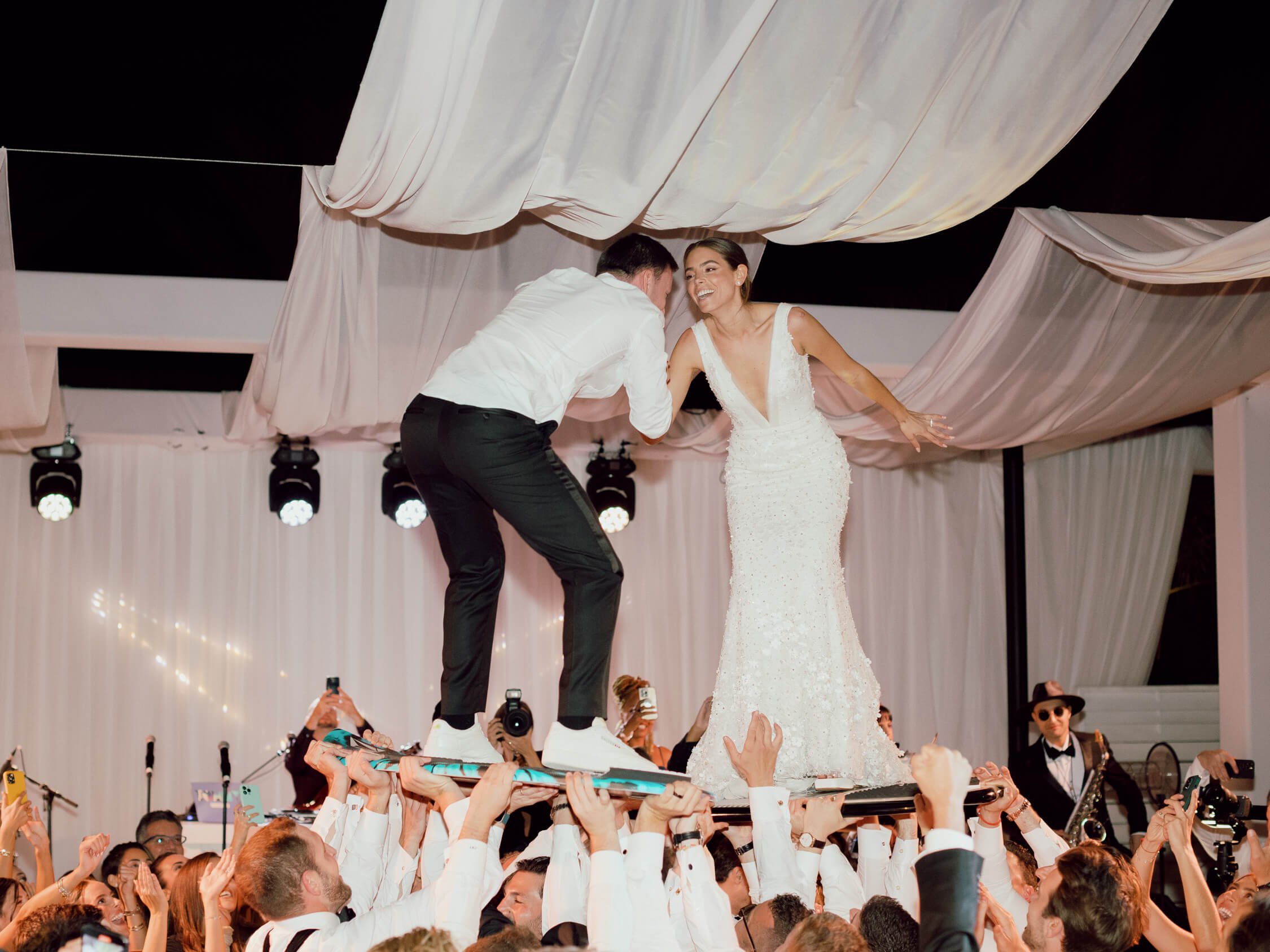 G-Presets-Brady Bates 温暖干净奶油色美感胶片电影婚礼人像摄影LR调色预设 插件预设 第16张-素材湾丨精选海外优质设计素材资源 G-Presets-Brady Bates 温暖干净奶油色美感胶片电影婚礼人像摄影LR调色预设 插件预设 sucaiwan.com