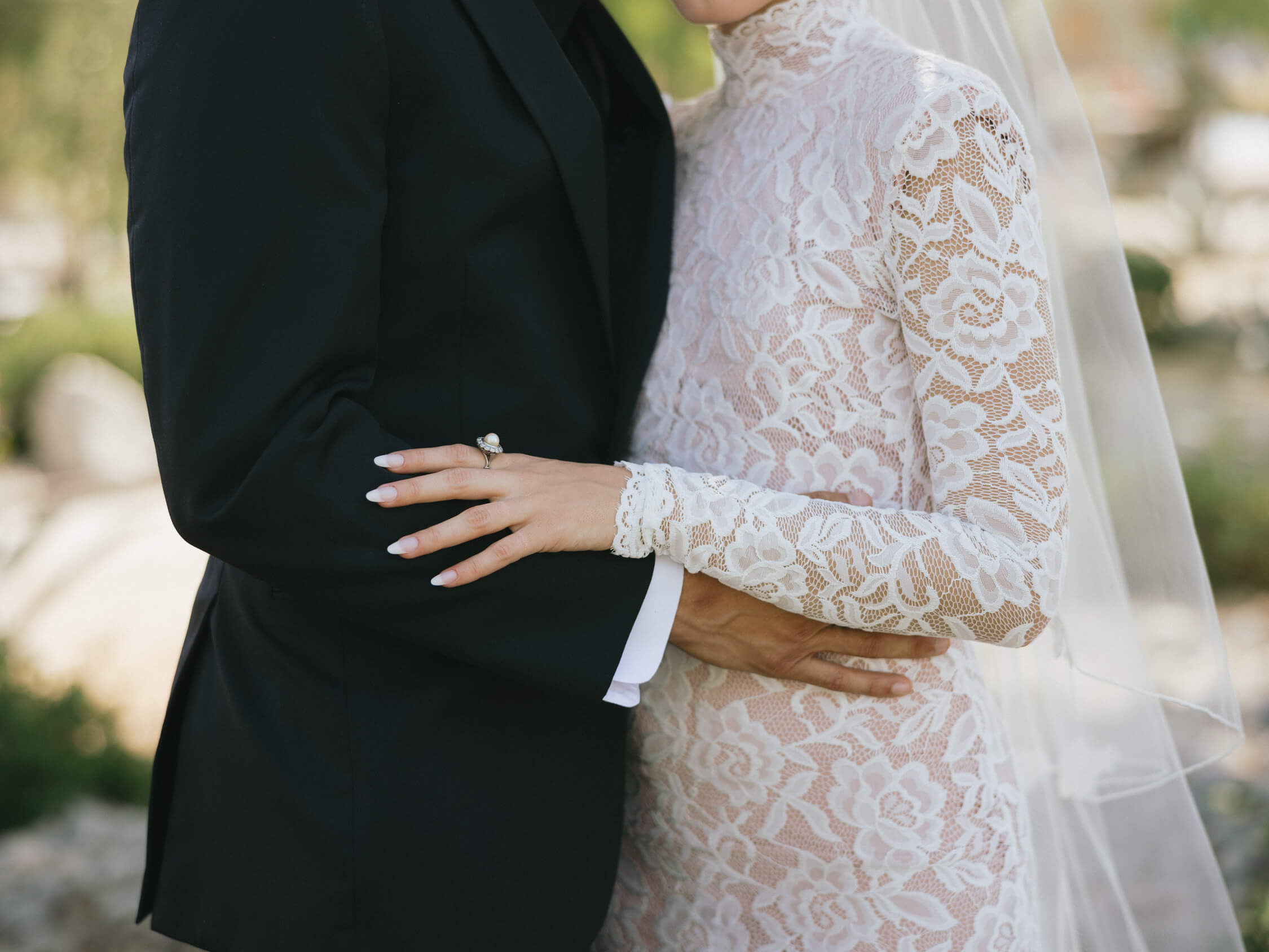 G-Presets-Brady Bates 温暖干净奶油色美感胶片电影婚礼人像摄影LR调色预设 插件预设 第23张-素材湾丨精选海外优质设计素材资源 G-Presets-Brady Bates 温暖干净奶油色美感胶片电影婚礼人像摄影LR调色预设 插件预设 sucaiwan.com