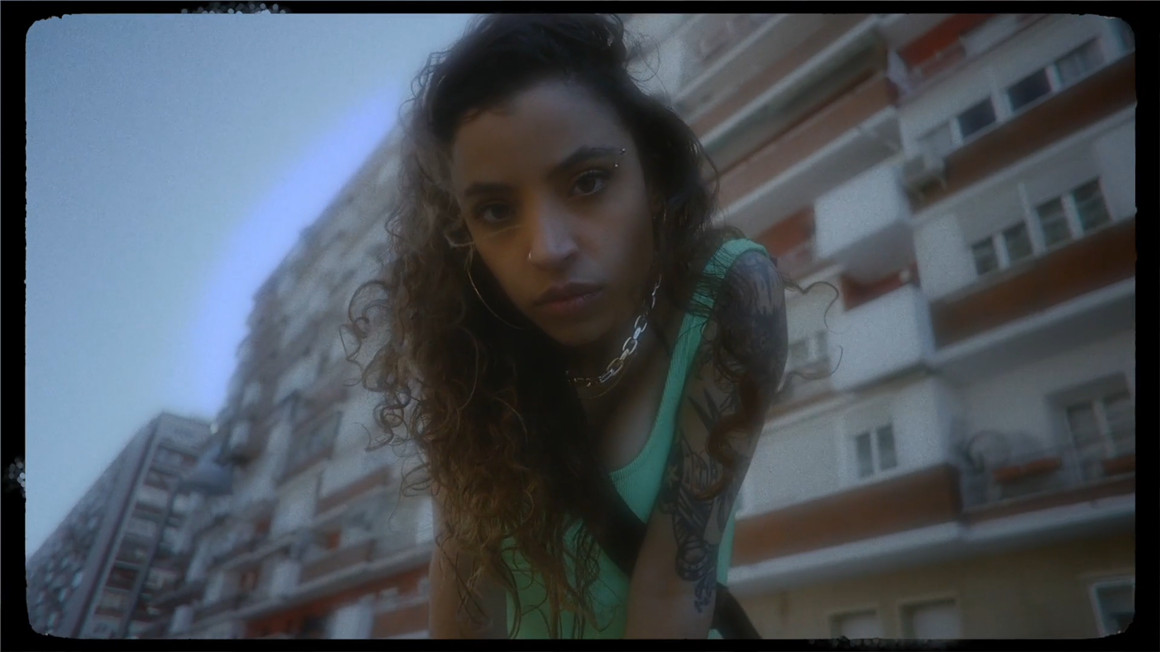 Blindusk 唯美梦幻雾霾柔光风格化镜头肤色滤镜电影黑柔视觉效果PR/FCPX/达芬奇预设 DREAM HAZE EFFECT 插件预设 第11张-素材湾丨精选海外优质设计素材资源 Blindusk 唯美梦幻雾霾柔光风格化镜头肤色滤镜电影黑柔视觉效果PR/FCPX/达芬奇预设 DREAM HAZE EFFECT 插件预设 sucaiwan.com