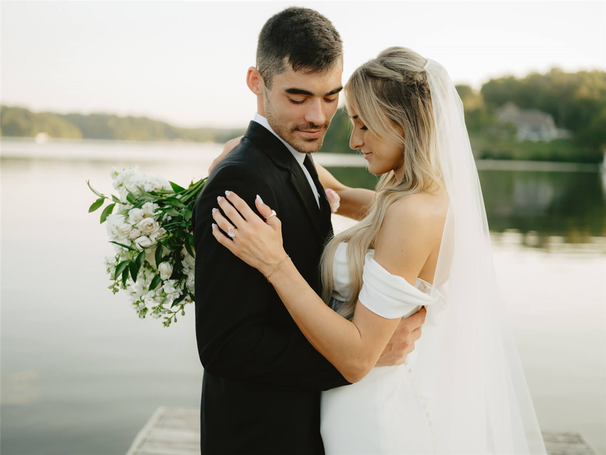 G-Presets: Abide by Miles Witt Boyer 怀旧柔和宝丽来胶片颗粒纹理电影风格LR调色预设 , 第9张-素材湾丨精选海外优质设计素材资源 G-Presets: Abide by Miles Witt Boyer 怀旧柔和宝丽来胶片颗粒纹理电影风格LR调色预设 , sucaiwan.com