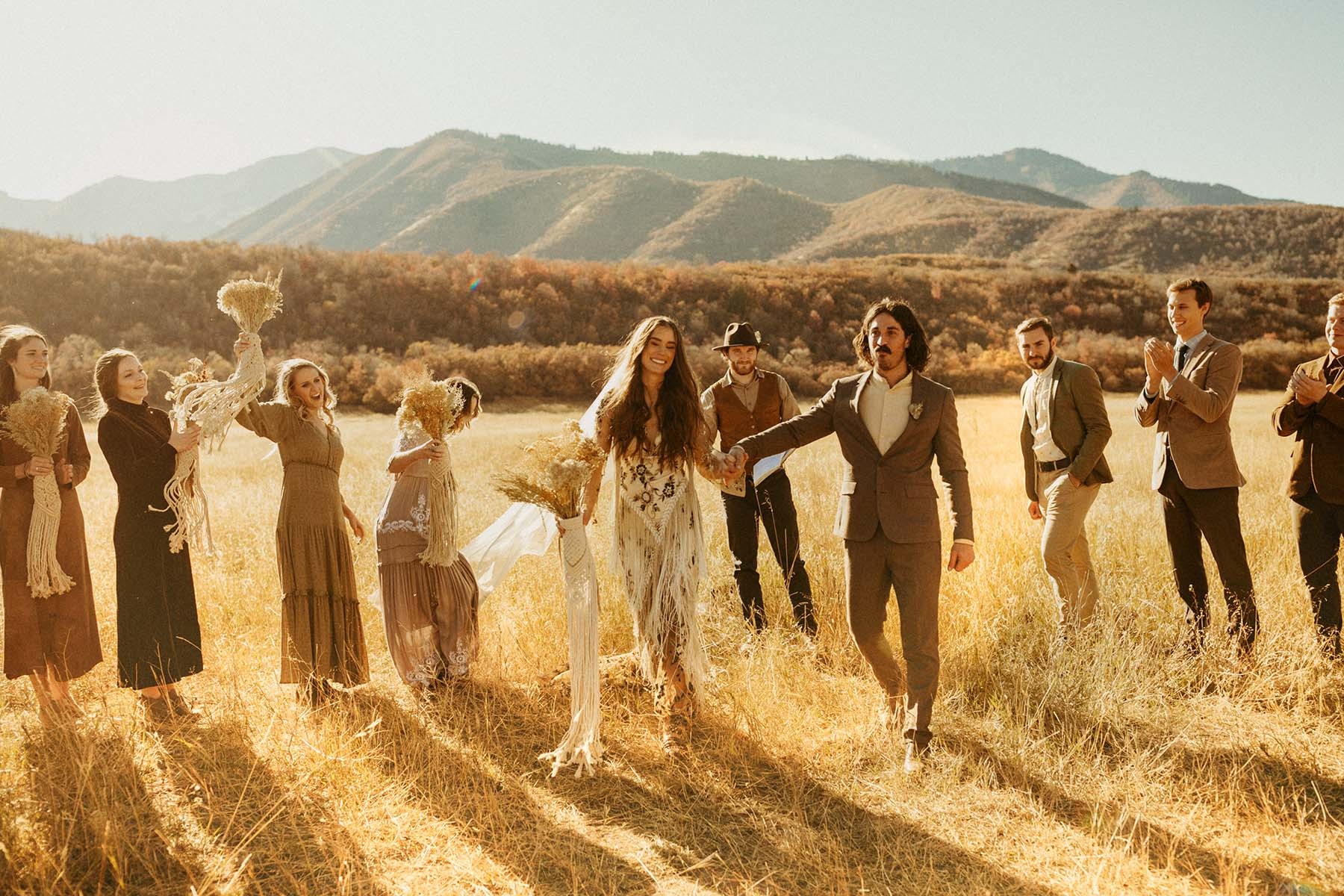 35款创意暖色调光晕耀斑玻璃反光效果情侣户外摄影照片调色Lightroom预设 Meridian – LLFx – India Earl – Solis Presets 插件预设 第6张-素材湾丨精选海外优质设计素材资源 35款创意暖色调光晕耀斑玻璃反光效果情侣户外摄影照片调色Lightroom预设 Meridian – LLFx – India Earl – Solis Presets 插件预设 sucaiwan.com