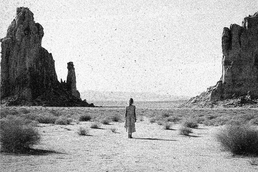 复古做旧黑白颗粒噪点纹理人像图片修图PS特效滤镜插件样机 Grainy Risograph Photo Effect 插件预设 第5张-素材湾丨精选海外优质设计素材资源 复古做旧黑白颗粒噪点纹理人像图片修图PS特效滤镜插件样机 Grainy Risograph Photo Effect 插件预设 sucaiwan.com