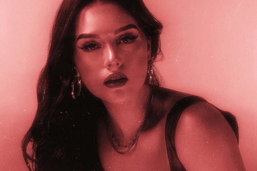 潮流电影胶片模拟发光效果人像图片修过PS特效滤镜插件样机素材 Film Glow Photo Effect for Posters 插件预设 第2张-素材湾丨精选海外优质设计素材资源 潮流电影胶片模拟发光效果人像图片修过PS特效滤镜插件样机素材 Film Glow Photo Effect for Posters 插件预设 sucaiwan.com