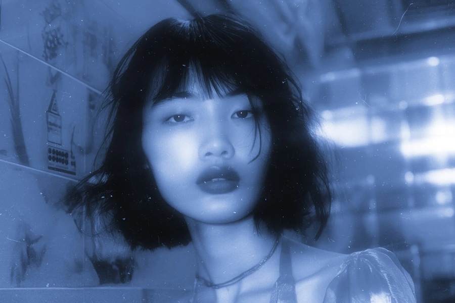 潮流电影胶片模拟发光效果人像图片修过PS特效滤镜插件样机素材 Film Glow Photo Effect for Posters 插件预设 第7张-素材湾丨精选海外优质设计素材资源 潮流电影胶片模拟发光效果人像图片修过PS特效滤镜插件样机素材 Film Glow Photo Effect for Posters 插件预设 sucaiwan.com