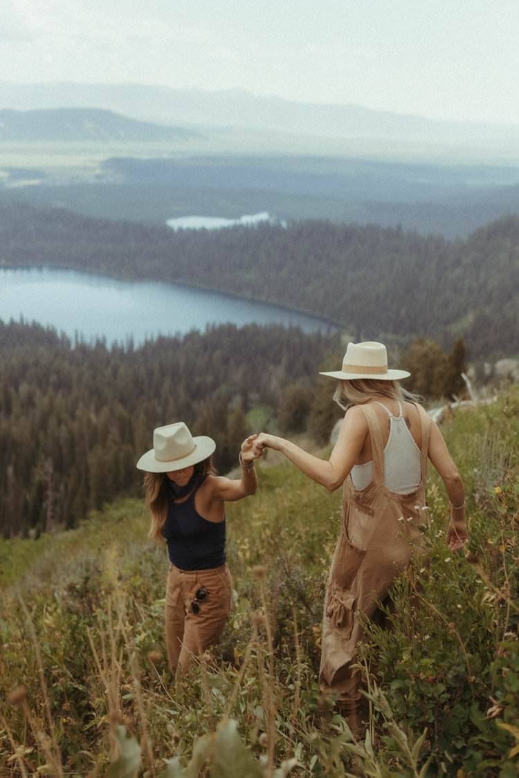 11款梦幻日落电影美学颗粒纹理胶片模拟婚礼情侣旅拍摄影照片LR预设 Meridian: Annie Morgan Saguaro Mobile 插件预设 第7张-素材湾丨精选海外优质设计素材资源 11款梦幻日落电影美学颗粒纹理胶片模拟婚礼情侣旅拍摄影照片LR预设 Meridian: Annie Morgan Saguaro Mobile 插件预设 sucaiwan.com