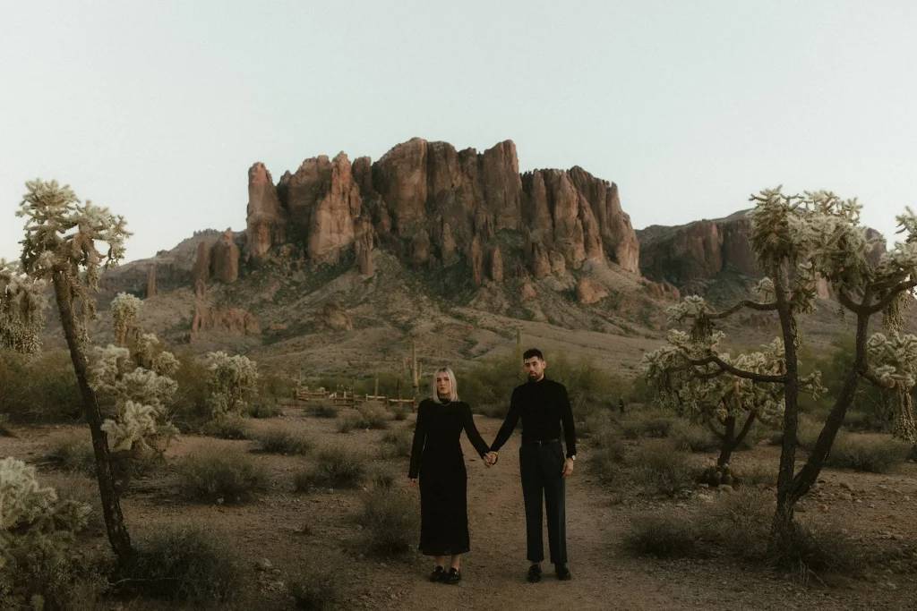 11款梦幻日落电影美学颗粒纹理胶片模拟婚礼情侣旅拍摄影照片LR预设 Meridian: Annie Morgan Saguaro Mobile 插件预设 第13张-素材湾丨精选海外优质设计素材资源 11款梦幻日落电影美学颗粒纹理胶片模拟婚礼情侣旅拍摄影照片LR预设 Meridian: Annie Morgan Saguaro Mobile 插件预设 sucaiwan.com