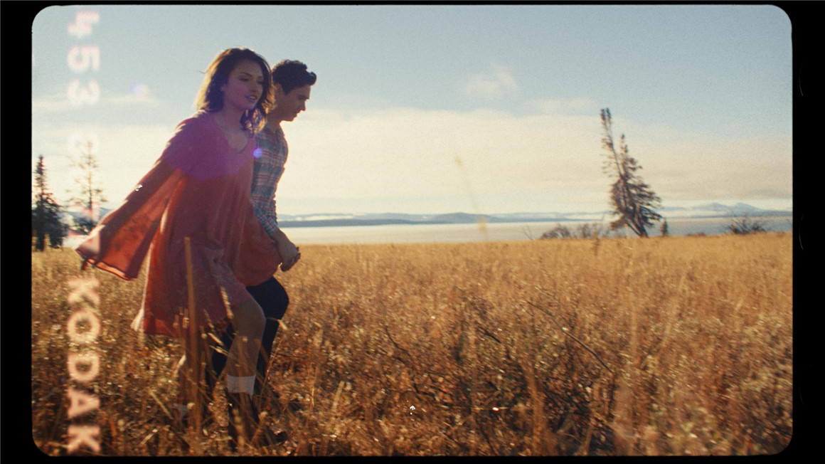 复古新趋势16MM电影胶片视觉美学颗粒4K纹理视频素材+LUT调色预设包 16MM 4K Film Overlays + Textures 影视音频 第2张-素材湾丨精选海外优质设计素材资源 复古新趋势16MM电影胶片视觉美学颗粒4K纹理视频素材+LUT调色预设包 16MM 4K Film Overlays + Textures 影视音频 sucaiwan.com