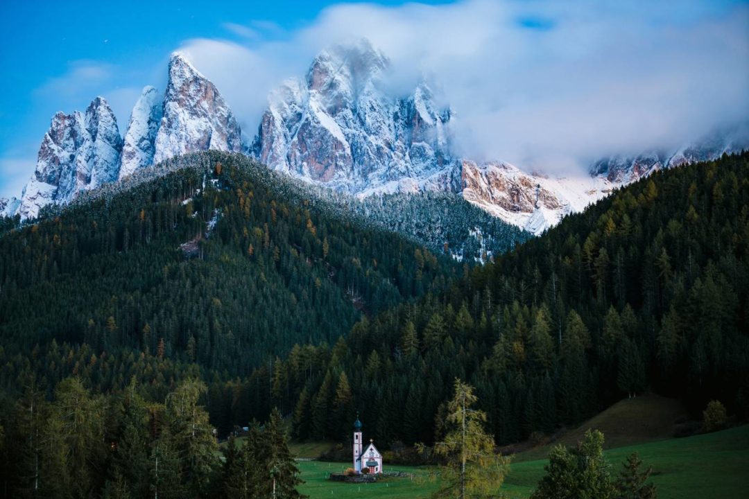 索尼/佳能/富士/尼康胶片模拟电影质感蓝绿色旅行摄影照片调色Lightroom预设包 DVLOP – Chris Burkard – Sunlight 插件预设 第14张-素材湾丨精选海外优质设计素材资源 索尼/佳能/富士/尼康胶片模拟电影质感蓝绿色旅行摄影照片调色Lightroom预设包 DVLOP – Chris Burkard – Sunlight 插件预设 sucaiwan.com