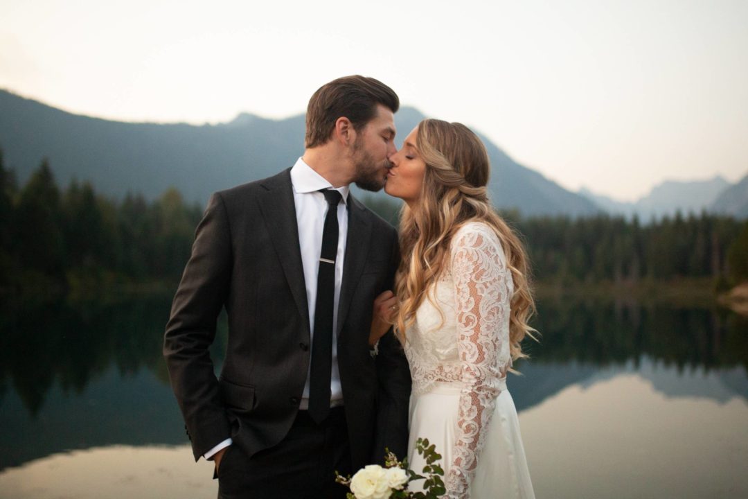 36组复古胶片模拟婚礼人像摄影照片AI智能调色Lightroom预设包 Athena & Cameron: Seasons AI desktop 插件预设 第16张-素材湾丨精选海外优质设计素材资源 36组复古胶片模拟婚礼人像摄影照片AI智能调色Lightroom预设包 Athena & Cameron: Seasons AI desktop 插件预设 sucaiwan.com