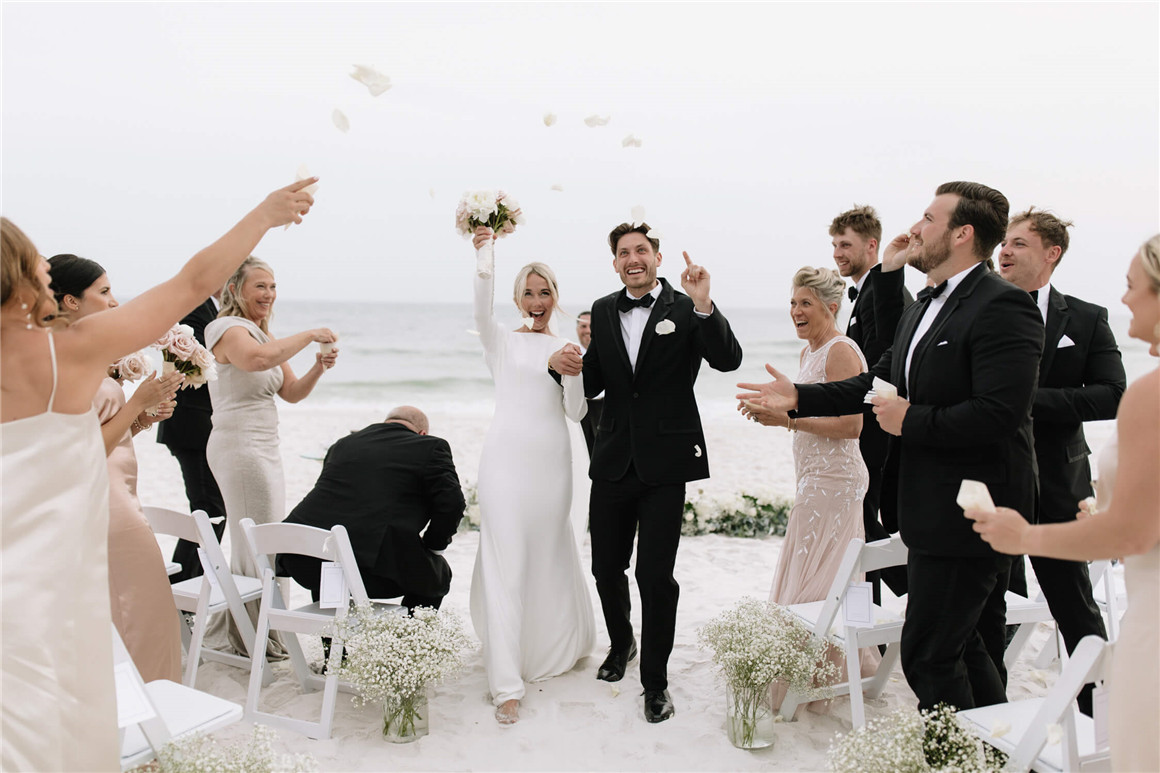 G-Presets Sydney Noelle 复古怀旧奶油色朦胧美学婚礼旅拍人像摄影LR调色预设 , 第8张-素材湾丨精选海外优质设计素材资源 G-Presets Sydney Noelle 复古怀旧奶油色朦胧美学婚礼旅拍人像摄影LR调色预设 , sucaiwan.com