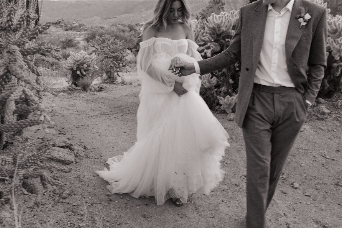 G-Presets Sydney Noelle 复古怀旧奶油色朦胧美学婚礼旅拍人像摄影LR调色预设 , 第13张-素材湾丨精选海外优质设计素材资源 G-Presets Sydney Noelle 复古怀旧奶油色朦胧美学婚礼旅拍人像摄影LR调色预设 , sucaiwan.com