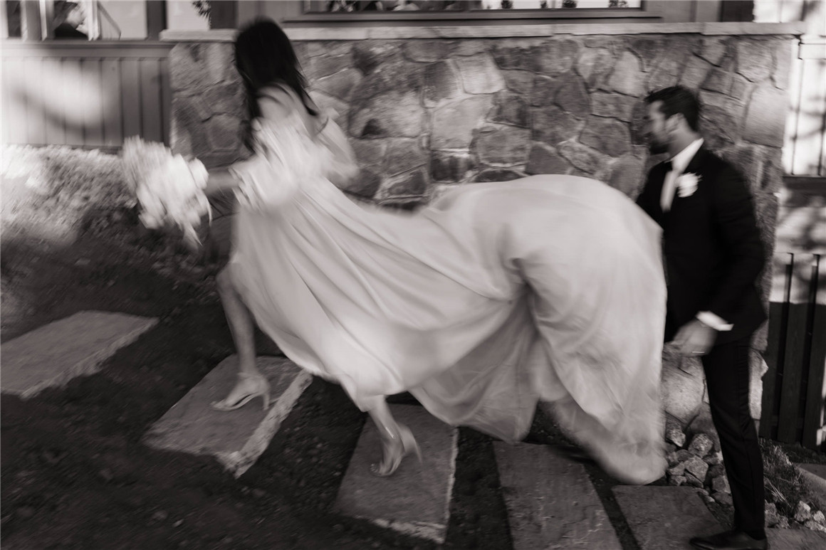 G-Presets Sydney Noelle 复古怀旧奶油色朦胧美学婚礼旅拍人像摄影LR调色预设 , 第15张-素材湾丨精选海外优质设计素材资源 G-Presets Sydney Noelle 复古怀旧奶油色朦胧美学婚礼旅拍人像摄影LR调色预设 , sucaiwan.com